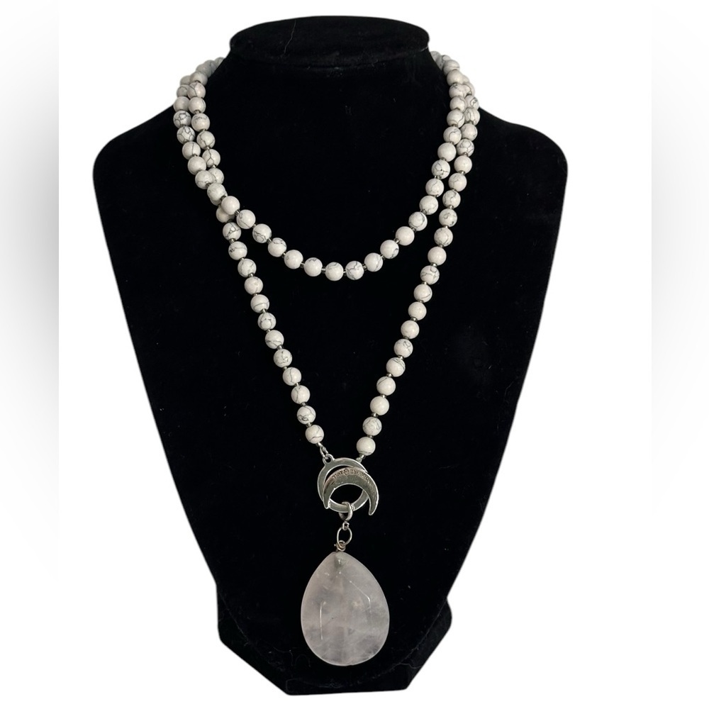 True devotions 31” howlite bead necklace natural pink Quartz teardrop pendant. - Picture 2 of 14